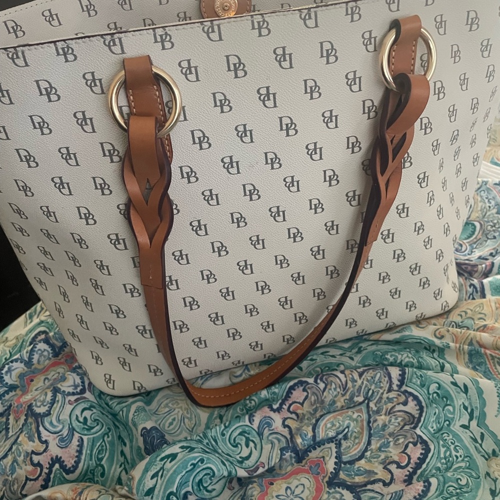 Dooney And Bourke - image 7